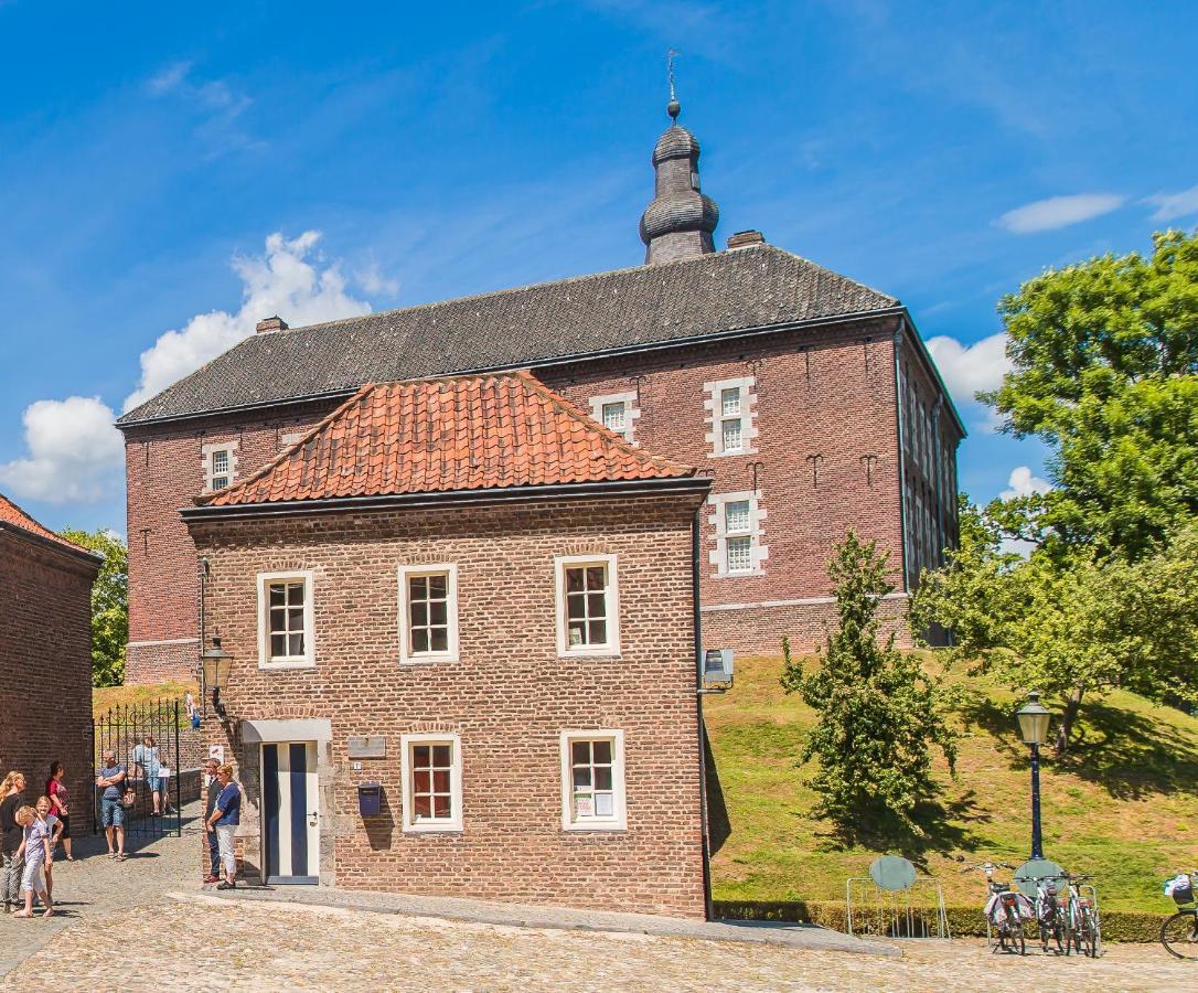 Landgoed Kasteel Limbricht Bed & Breakfast ภายนอก รูปภาพ