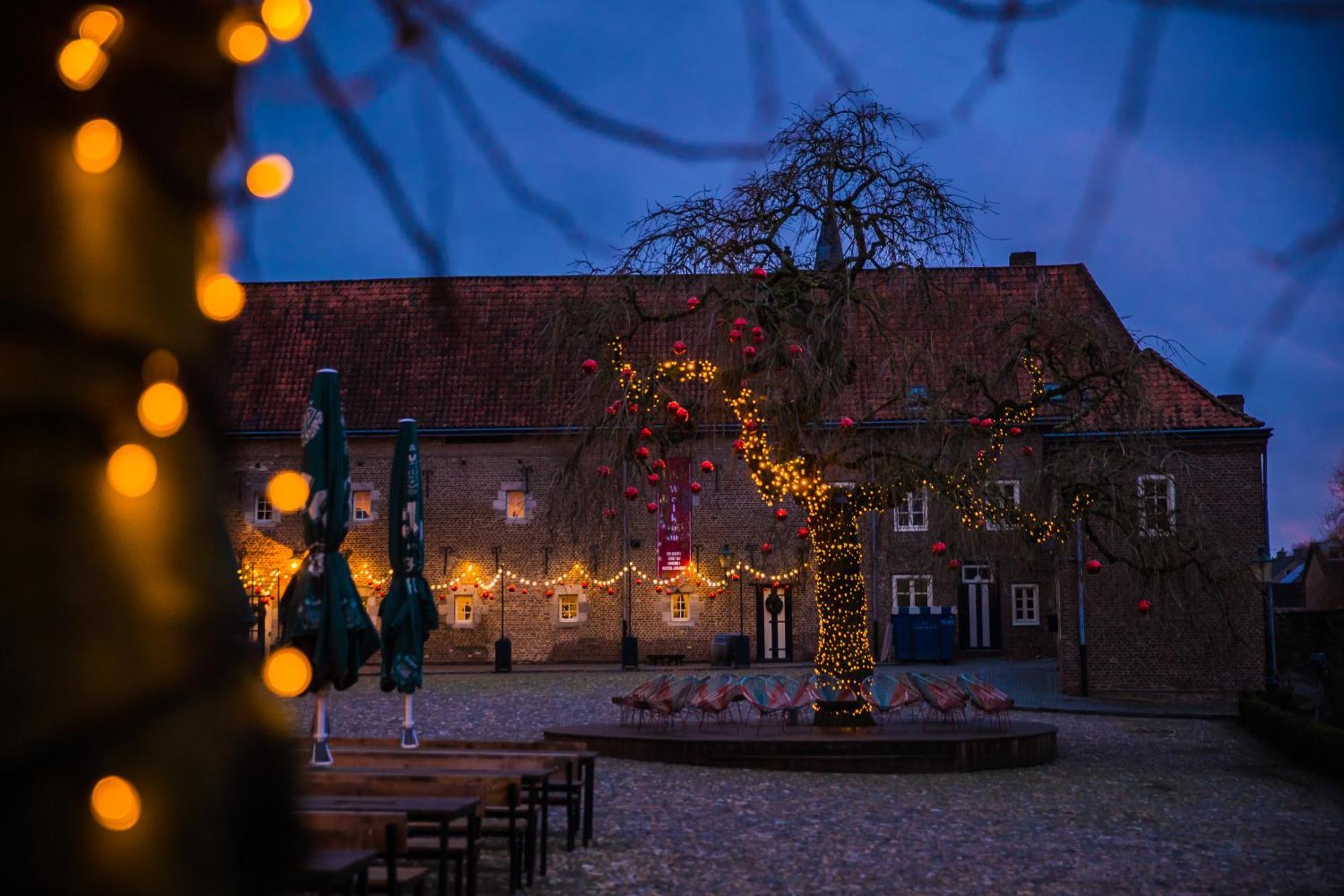 Landgoed Kasteel Limbricht Bed & Breakfast ภายนอก รูปภาพ