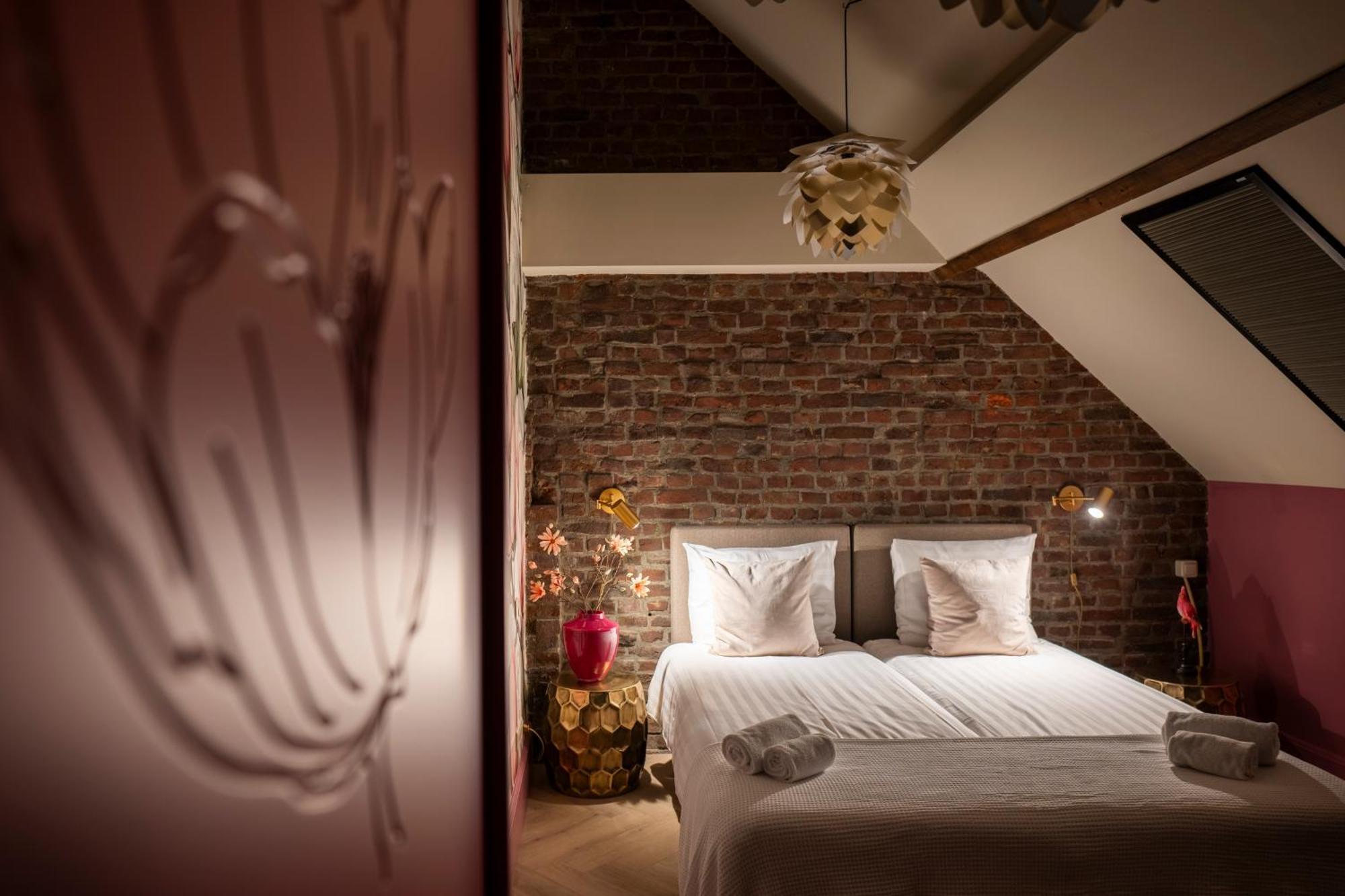 Landgoed Kasteel Limbricht Bed & Breakfast ภายนอก รูปภาพ