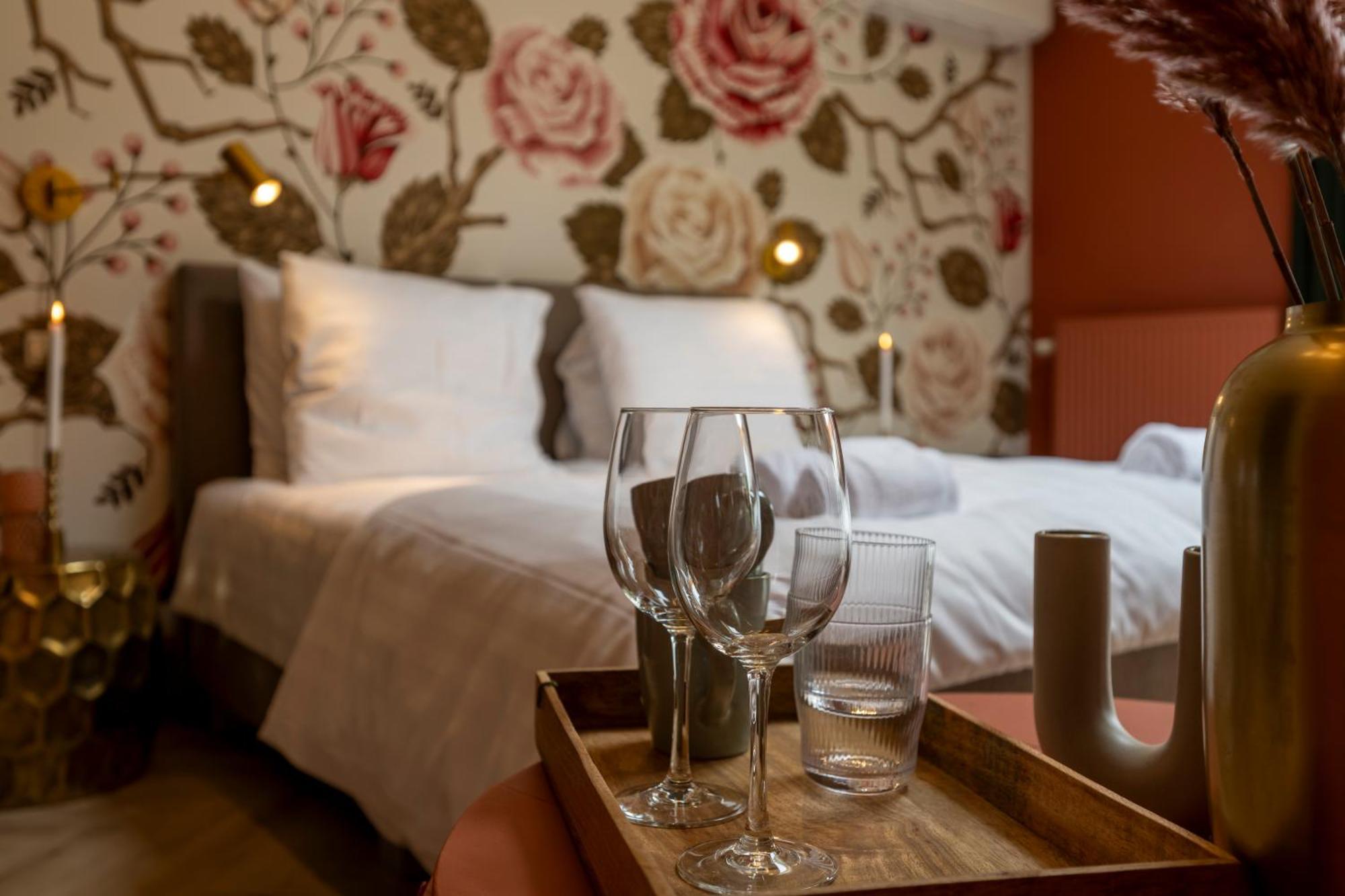 Landgoed Kasteel Limbricht Bed & Breakfast ภายนอก รูปภาพ